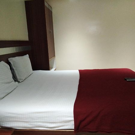 Hotel Adarsh Residency ティルパティ エクステリア 写真