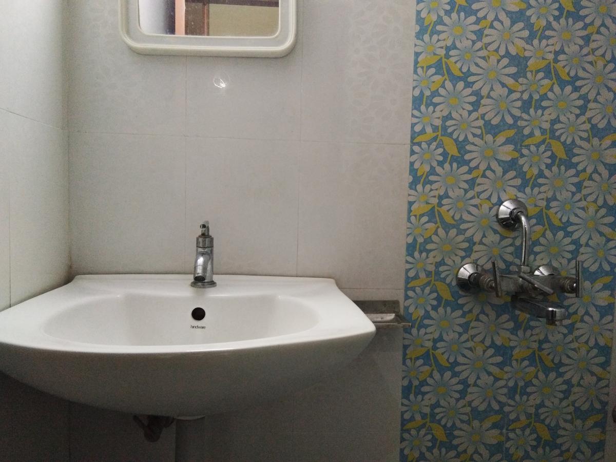 Hotel Adarsh Residency ティルパティ エクステリア 写真