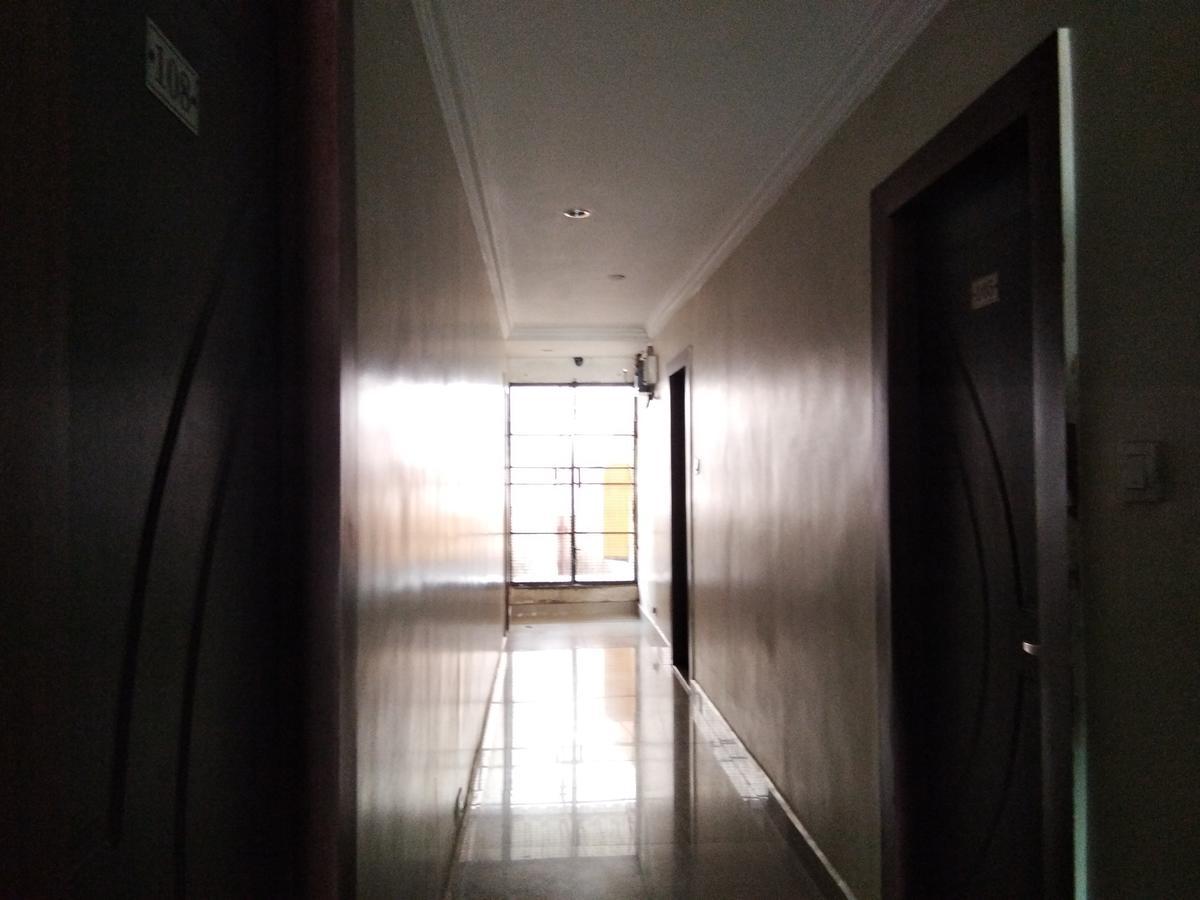 Hotel Adarsh Residency ティルパティ エクステリア 写真